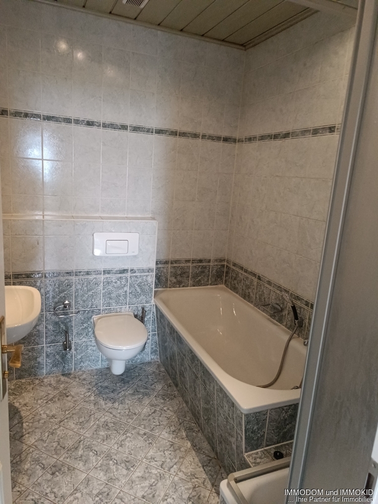 3-Zimmer-Wohnung mit SÜDBALKON in der Zwickauer-Nordvorstadt zu vermieten! - Foto 4