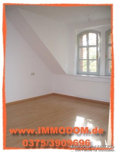 2-Zimmer-Dachwohnung in ruhiger & zentrumsnaher Grünlage von Zwickau zu vermieten! - Photo 5