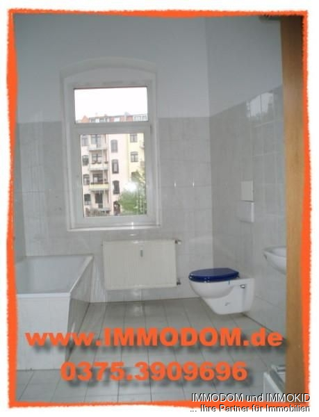 Bad mit Wanne und Dusche