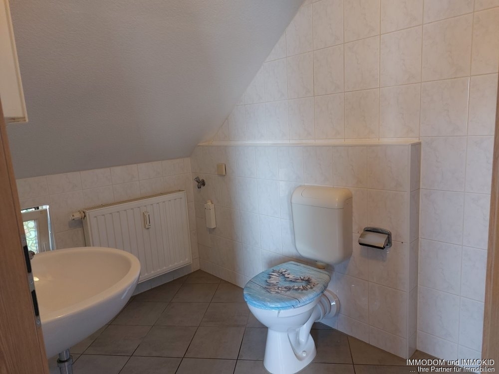 2-Zimmer-Dachwohnung in Friedrichsgrün mit Einbauküche und LAMINAT! - Foto 2