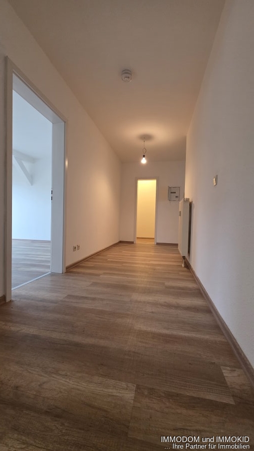 Flur - Blick zum Abstellraum Flur - Blick zum Abstellraum