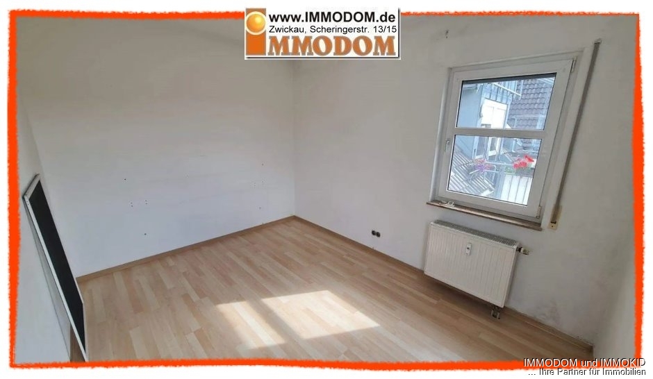 Große 2-Raum-Wohnung mit Einbauküche, BALKON und Personenaufzug zentral in Zwickau zu vermieten! - Photo 2